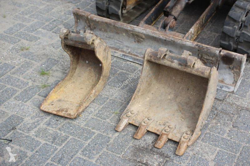 Екскаватор Komatsu PC16R-3HS