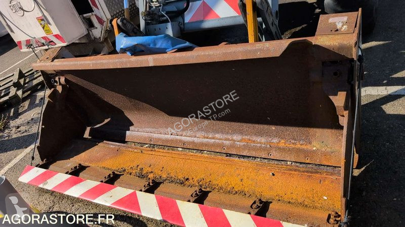 Renault DIVERS excavator