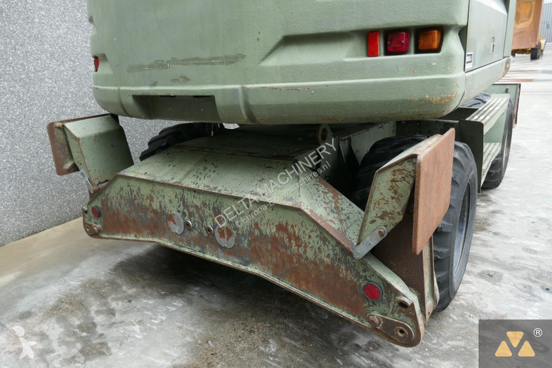 Koparka Caterpillar Ex-army