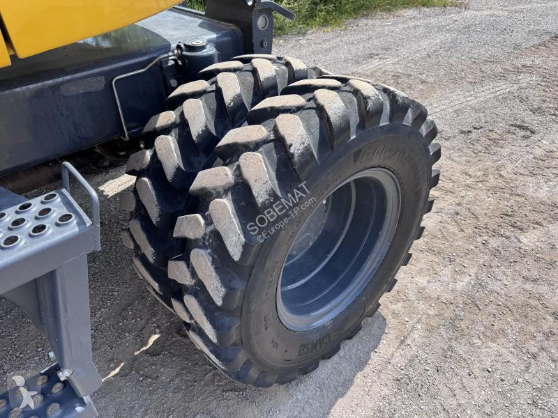 Escavadora Komatsu  PW118MR-11