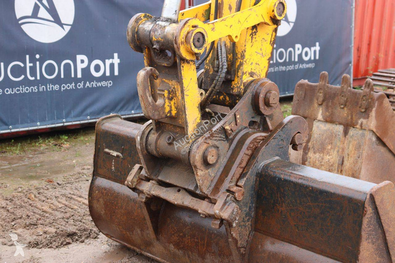 جرافة JCB