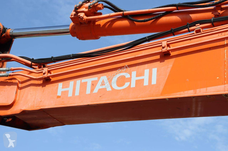 جرافة Hitachi ZX140W-6