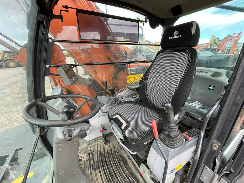 جرافة Hitachi ZX190W-6
