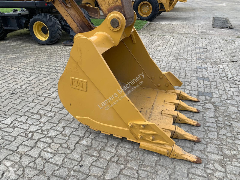 جرافة Caterpillar