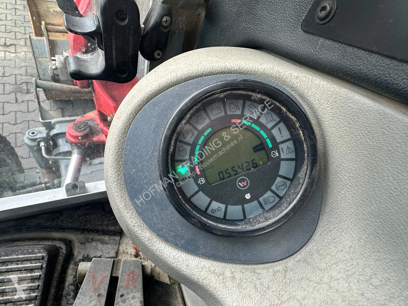 جرافة Wacker Neuson 2