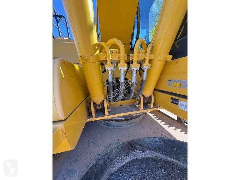 Escavadora Komatsu 11