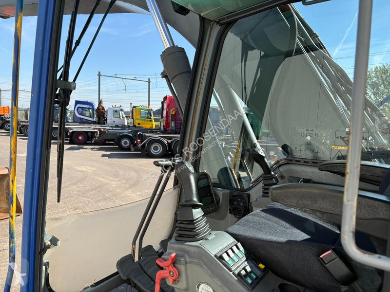 Pelle Volvo + 4870 Hours + bucket + fully...