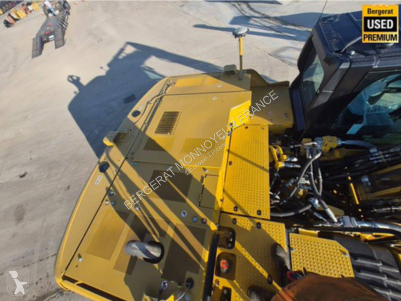 Багер Caterpillar