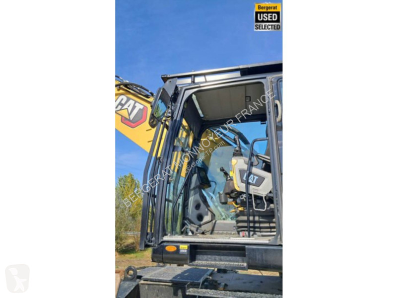 Pelle Caterpillar MH3024