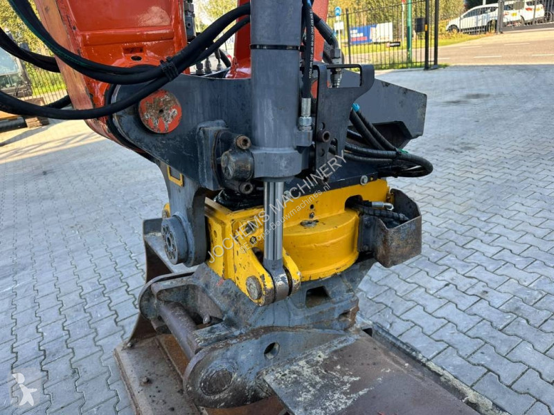 Pelle Hitachi 6