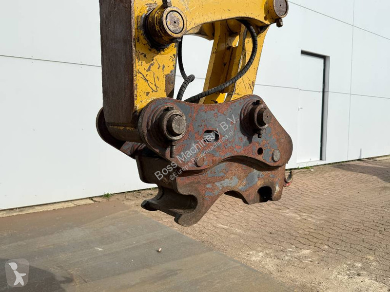 Pelle Komatsu - Triple Boom / Blade / Hammer Lines