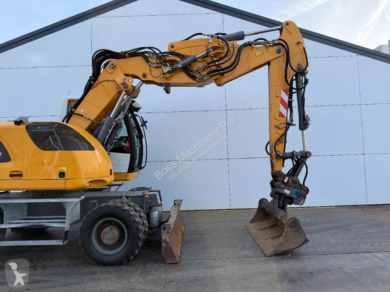 Pelle Liebherr A - Triple Boom / 2 extra Buckets!