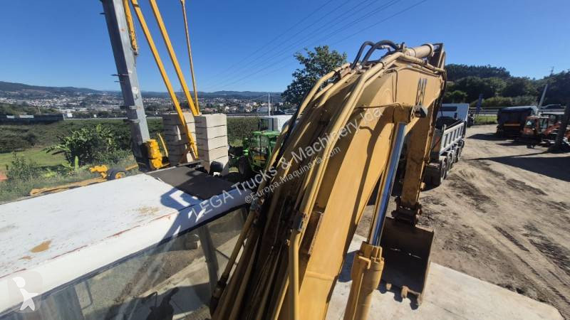 Excavator Caterpillar 320L