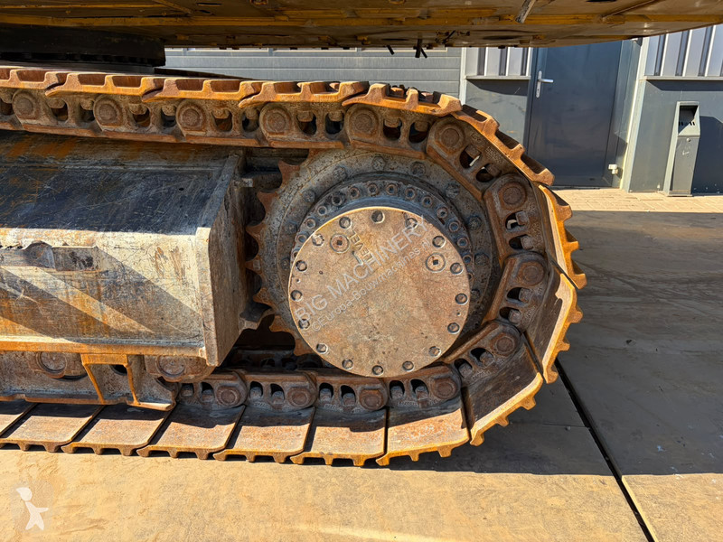 جرافة Caterpillar 07B