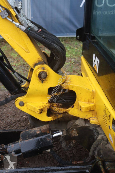 Багер Caterpillar