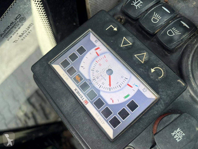 Pelle Terex T035