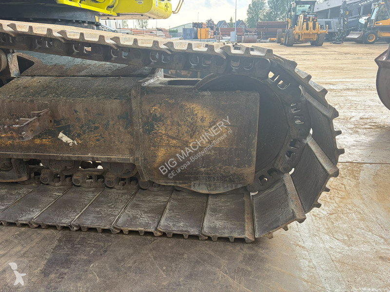 جرافة Hyundai HX260L