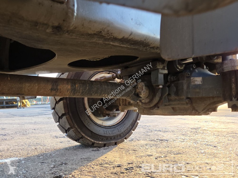 جرافة Wacker Neuson 2