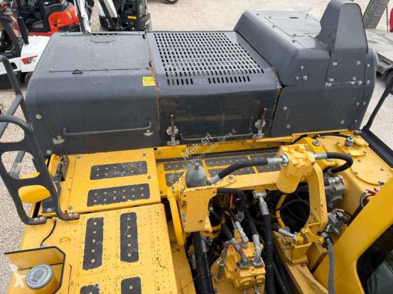 Excavator Komatsu PC490LC-11E0