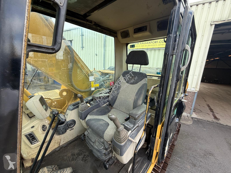 جرافة Caterpillar 322C Excavator - 26.2T -...