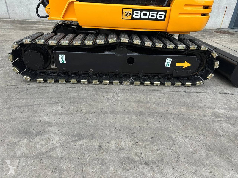 Escavadora JCB 8056