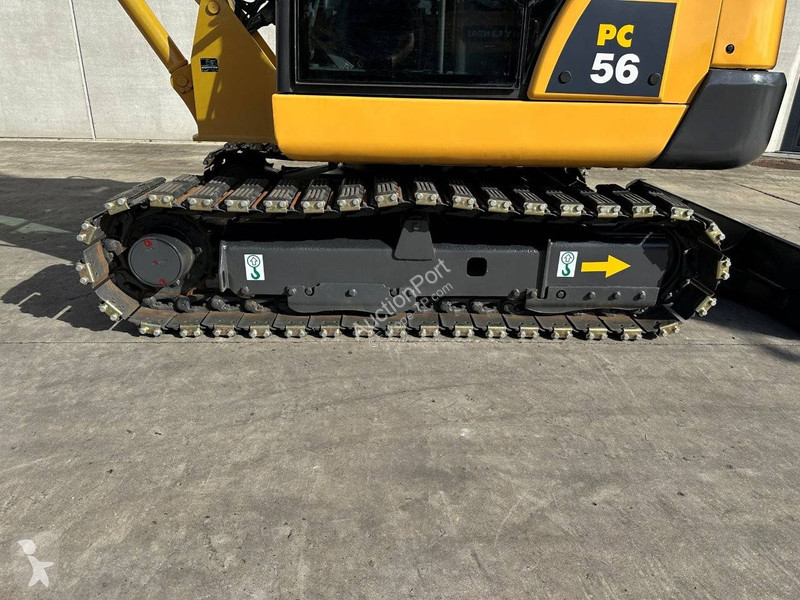 Escavadora Komatsu 7