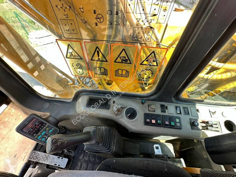 جرافة Komatsu 6K