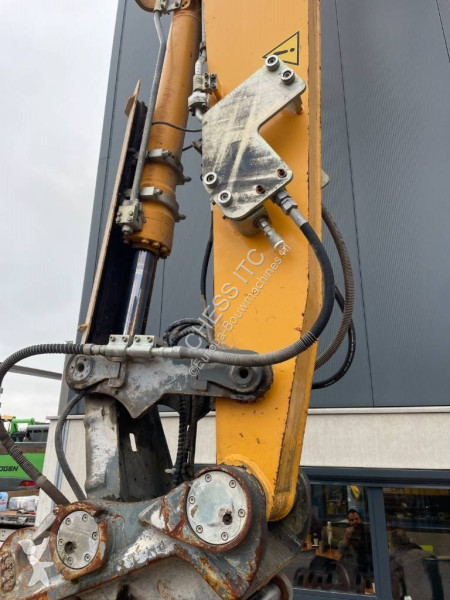 Escavadora Liebherr R 954 C HDV -- 28 mtr --...