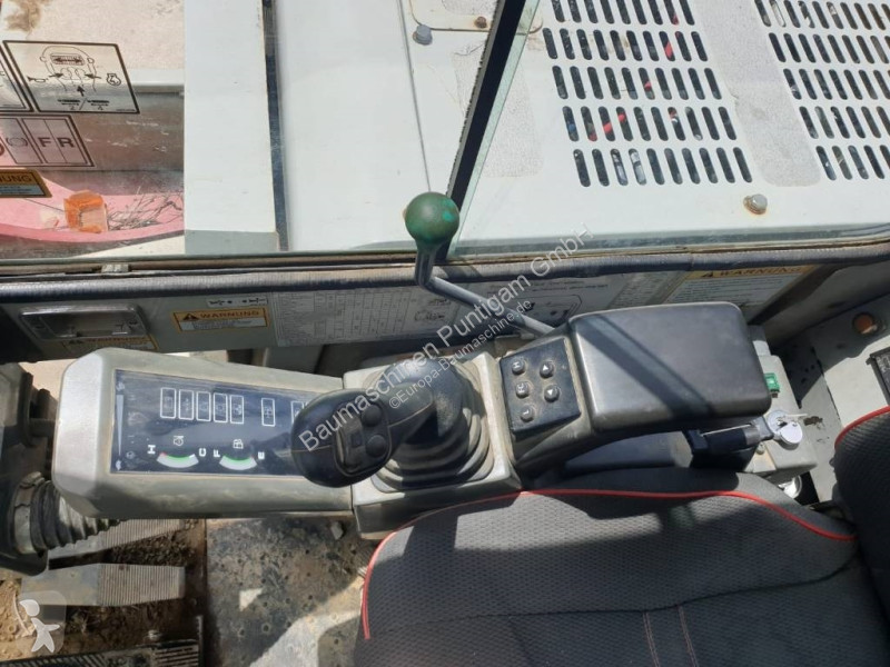 Escavadora Takeuchi