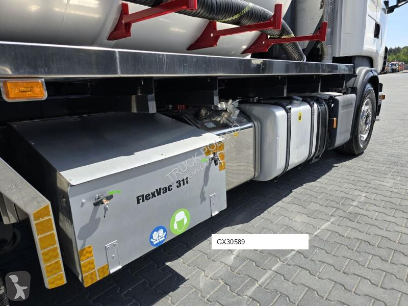 Camion Scania Larsen FlexVac 311