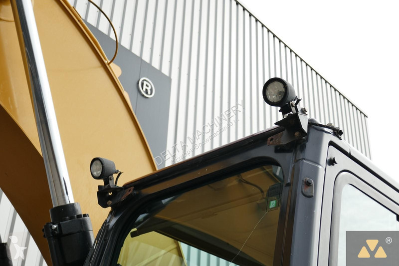 Excavator Caterpillar 325F LCR