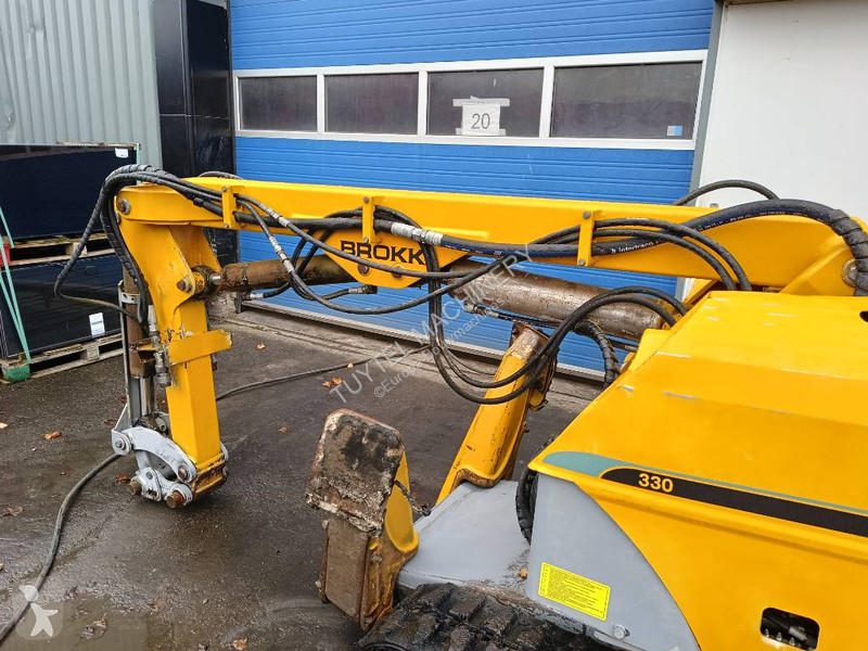 Skovl Brokk 330 remote demolition robot sloop...