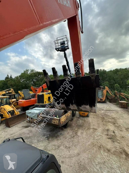 Escavadora Hitachi