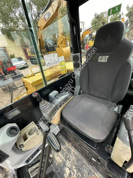 Lopatový nakládač Caterpillar 305.5E