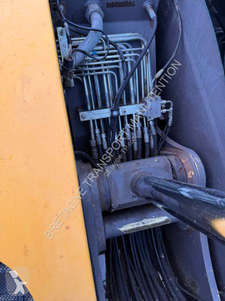 Excavator Mecalac