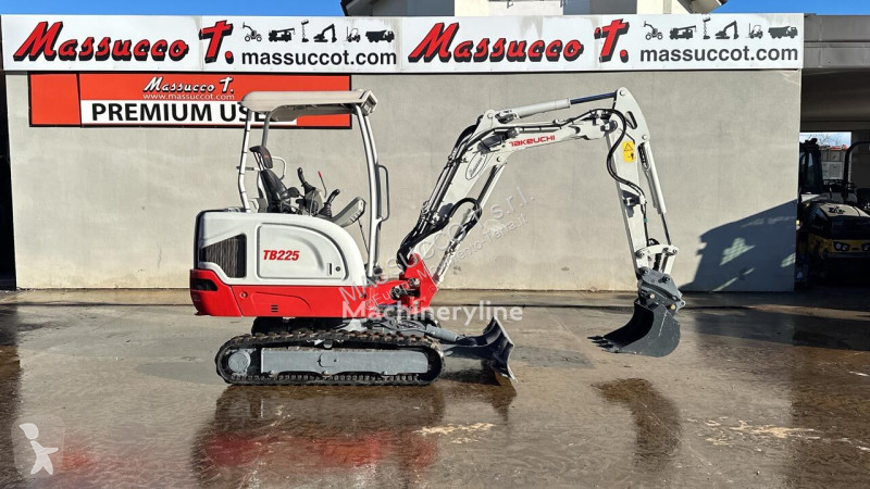 Escavatore Takeuchi TB225