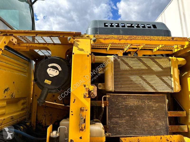 جرافة Komatsu