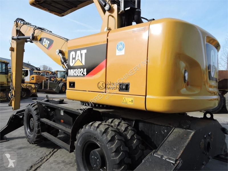 Lopatový nakládač Caterpillar MH3024