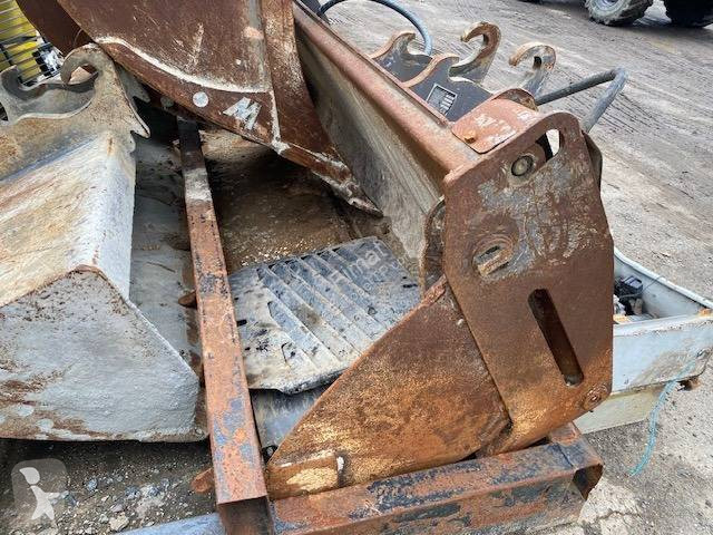 Escavadora Mecalac