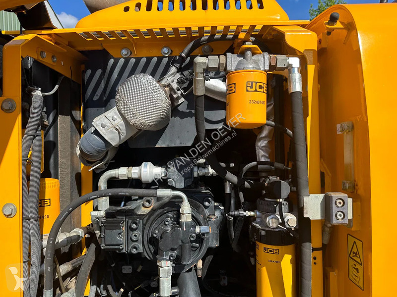 Excavator JCB