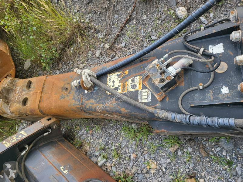 Excavator Caterpillar ME
