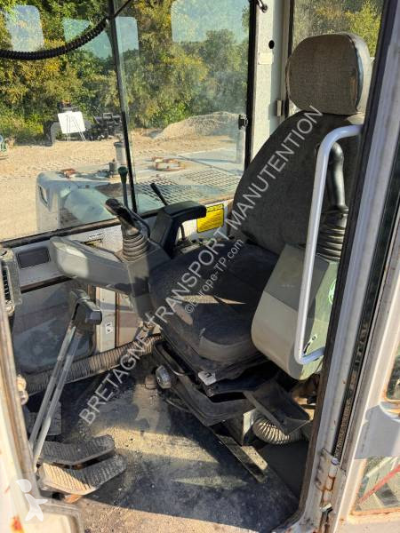 Escavadora Takeuchi