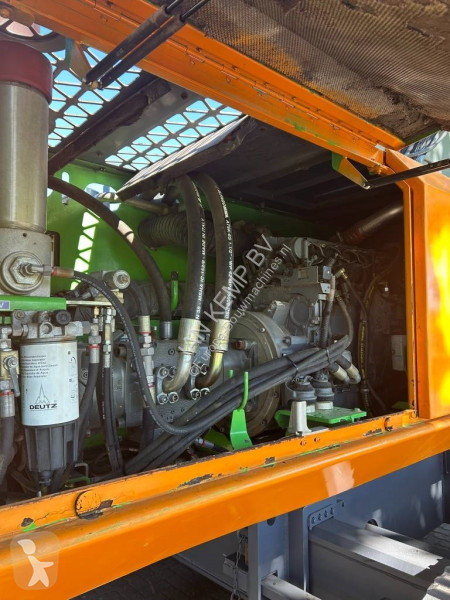 Escavadora Sennebogen