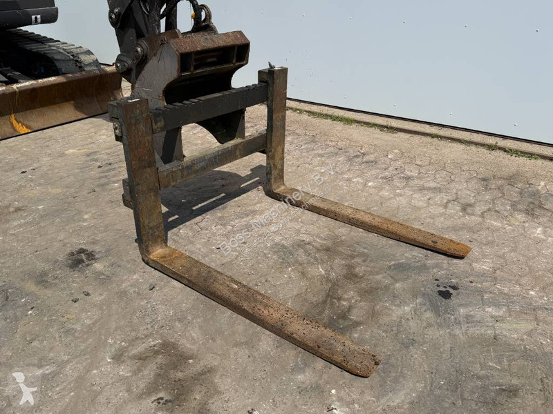 Excavator Mecalac - 6 Attachments Included!...