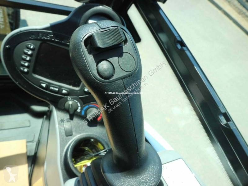 Lopatový nakládač Bobcat E27