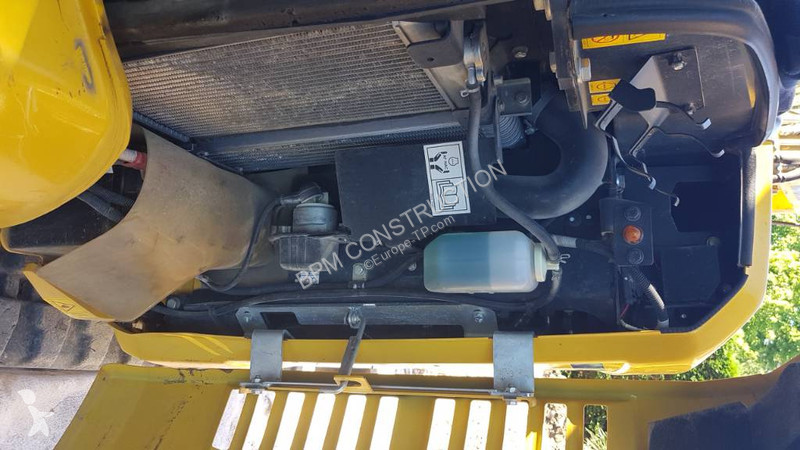 Escavadora Komatsu PC24MR-5