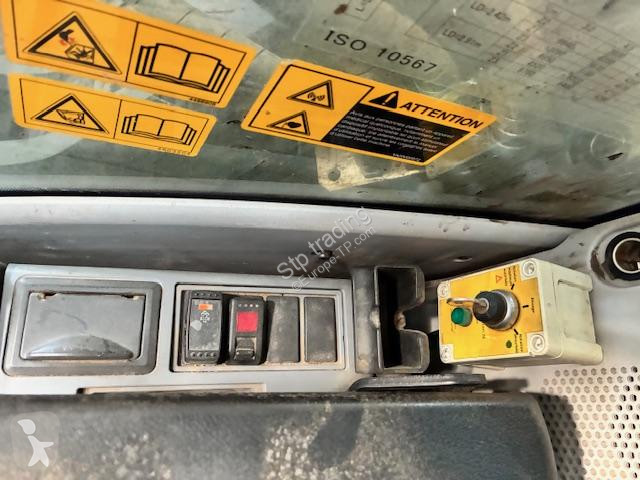 جرافة Hitachi 225USLC-5B