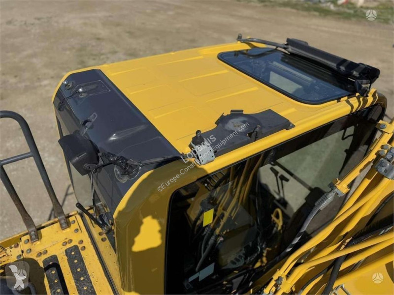 Excavator Komatsu LC-8