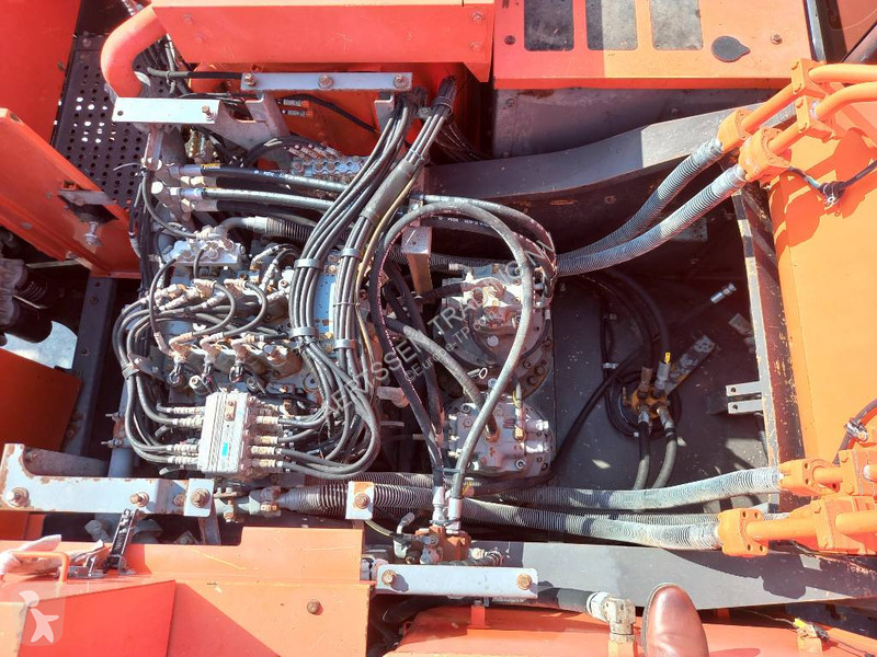 Escavadora Hitachi ZX870-5G LR 21m (Abu Dhabi)