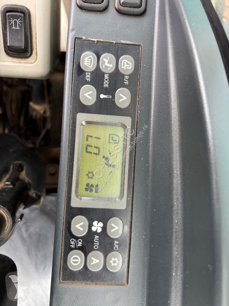 Escavadora Kobelco LC-10